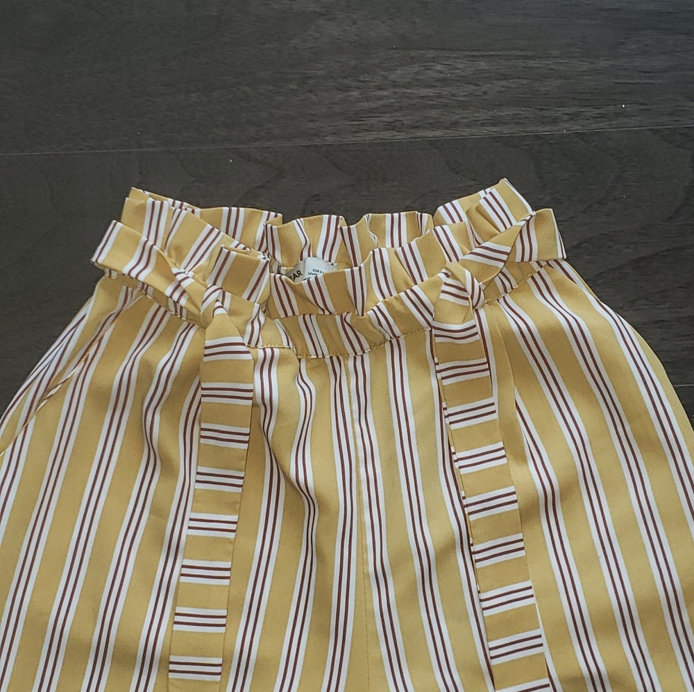 Capris - Picture 2 of 8